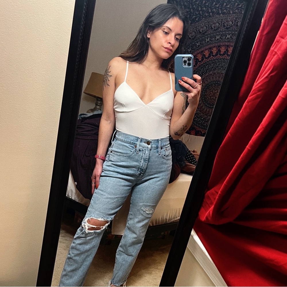V-neck Cami Bodysuit - Picture 4 of 13